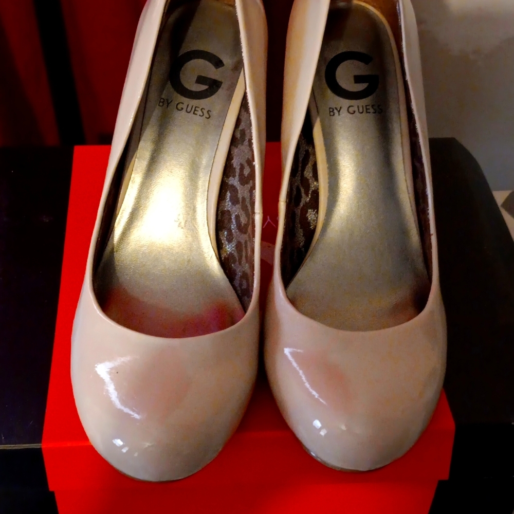 Patent leather type heels